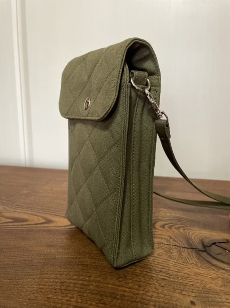 倉敷帆布　キルティング　スマホポシェット　ミニ　ショルダーバッグ　スマホショルダー  カーキ