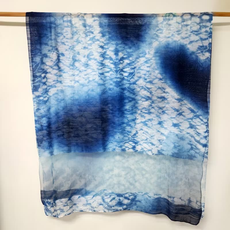 (預購)藍染-溪底裡的石頭絲毛圍巾(植物手染)