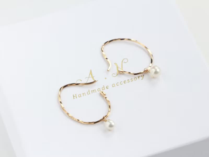 14kgf- Ovo pearl minimalist pierced earrings