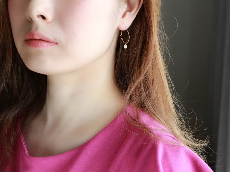 14kgf- Ovo pearl minimalist pierced earrings