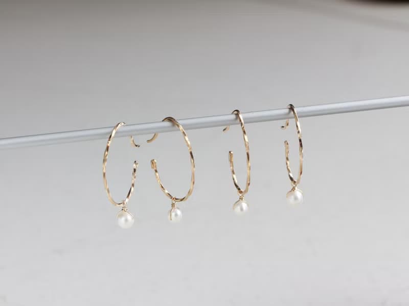 14kgf- Ovo pearl minimalist pierced earrings