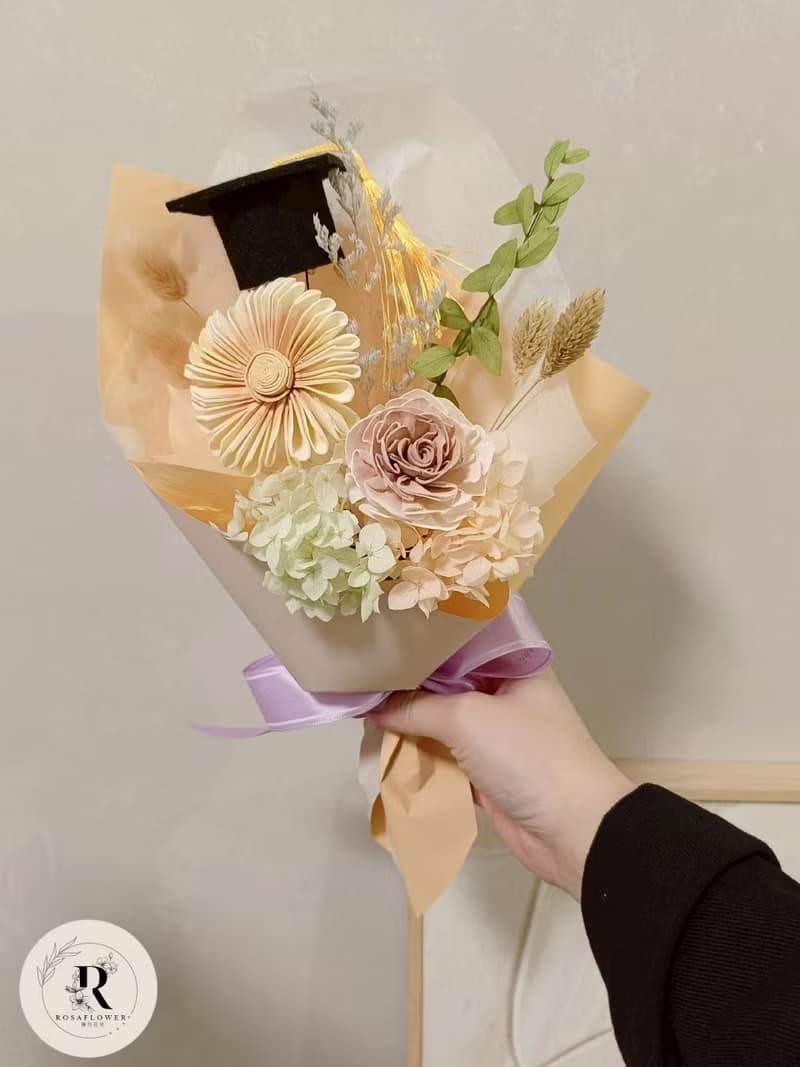 蘿莎花兒 漸層暖黃非洲菊索拉花 畢業小花束