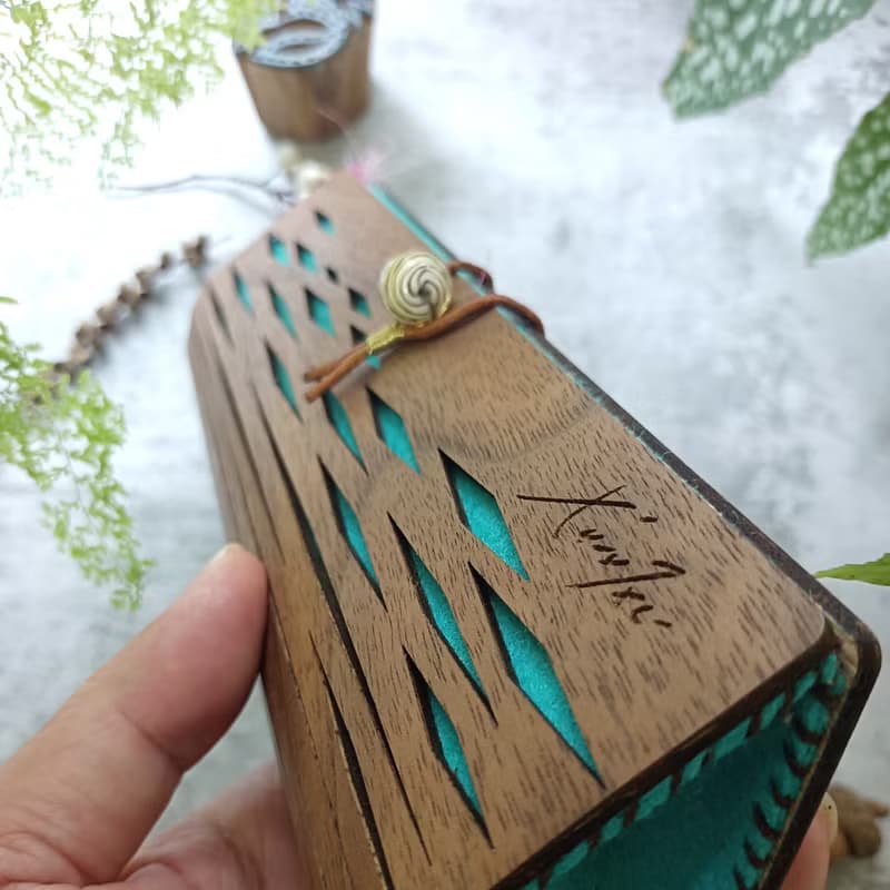 茉樂手盒/B2胡桃木茉樂藍/雅痞個性風/菱格紋/筆盒/眼鏡盒 /送禮