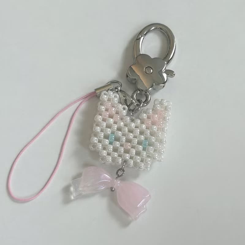 Ribbon Kitty Cat Beads Keyring - Pearl White