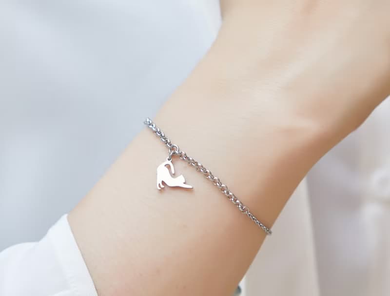 伸懶腰的貓 -貓咪手鍊系列- 抗敏醫療鋼