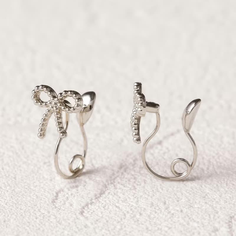 petit ribbon loop-fit earring SV　ループフィットイヤリング　ミニリボン 　シルバー