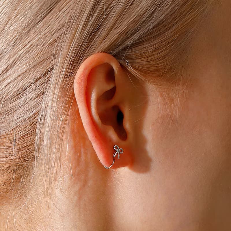 petit ribbon loop-fit earring SV　ループフィットイヤリング　ミニリボン 　シルバー