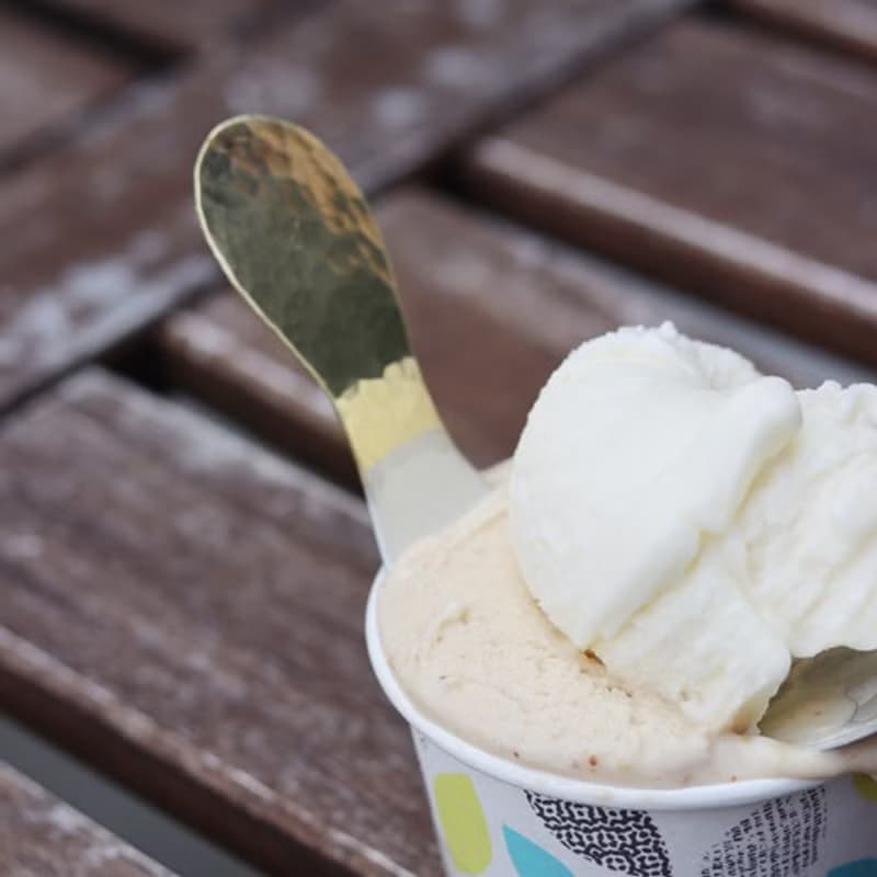 鎚目模様の真鍮ジェラートスプーン