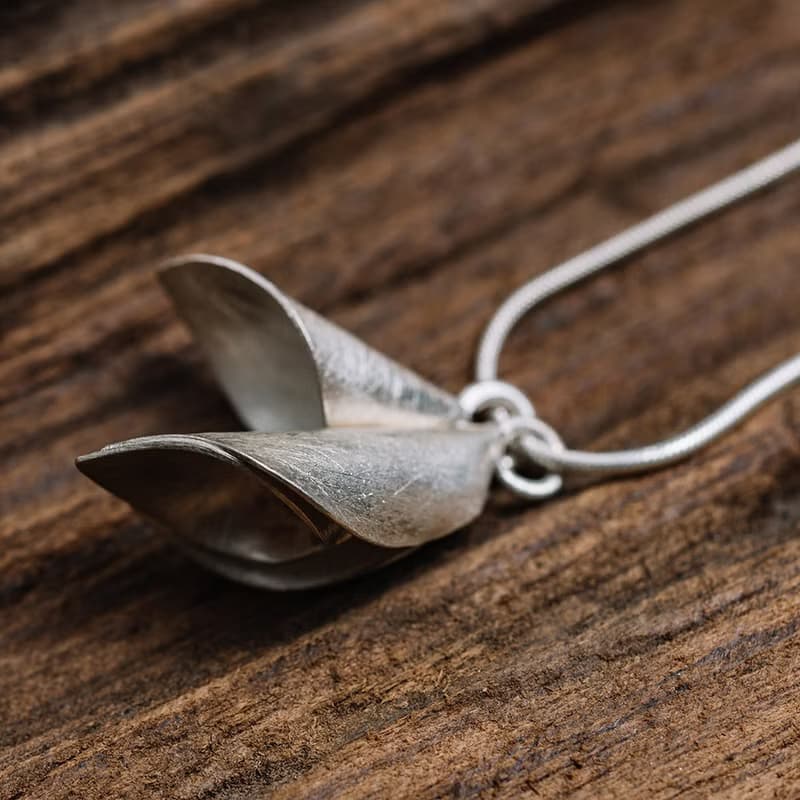 Two hanging Calla lily flowers handmade silver pendant necklace (N0120)