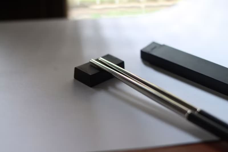 口袋裏質感隨身筷 / 白色 筷子 專用刷 黑盒 / 優雅 便利 攜帶