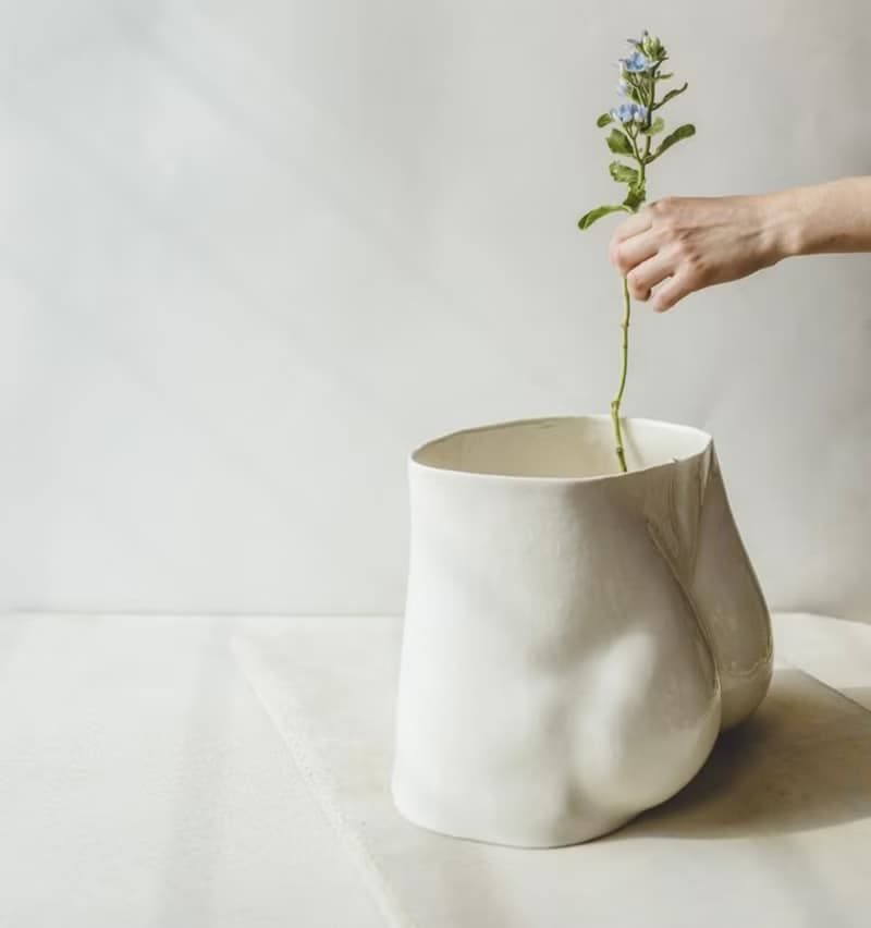 大衛像(背面)造型陶瓷器皿 花瓶