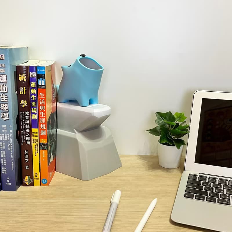 Awu+ | 阿嗚+角落撲滿 (陽光_藍) 桌面擺飾文具