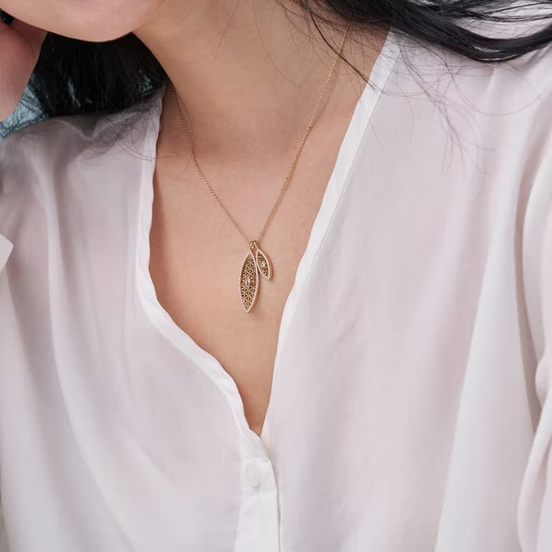 雙葉鏤雕微鑲星鑽項鍊(金色)