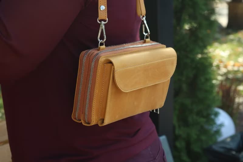 附口袋皮革斜背包適用於 iPhone 11/ 12/ 13/ 14/ 15/ 16/ Pro