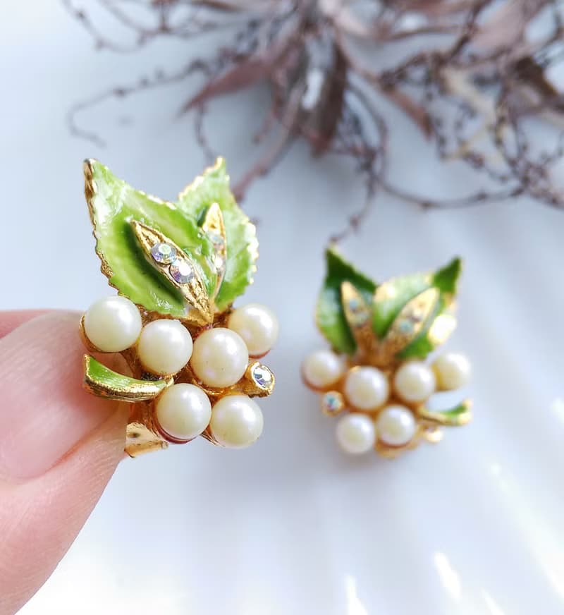 【西洋古董飾品 】仿珠 優雅 珠葉 對稱 夾式耳環