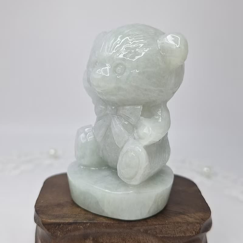 冰潤淡綠色手工精雕熊擺件 |天然緬甸玉A貨翡翠