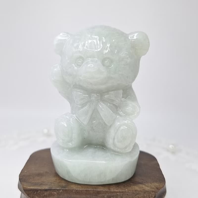冰潤淡綠色手工精雕熊擺件 |天然緬甸玉A貨翡翠