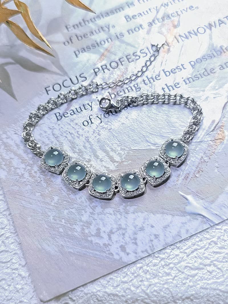 財水|高貴夢幻高冰玻藍剛大蛋面|A貨翡翠純銀方糖多顆手鏈