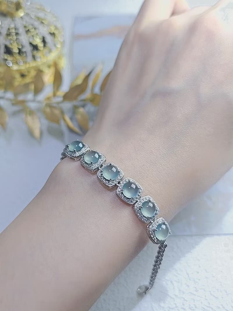 財水|高貴夢幻高冰玻藍剛大蛋面|A貨翡翠純銀方糖多顆手鏈