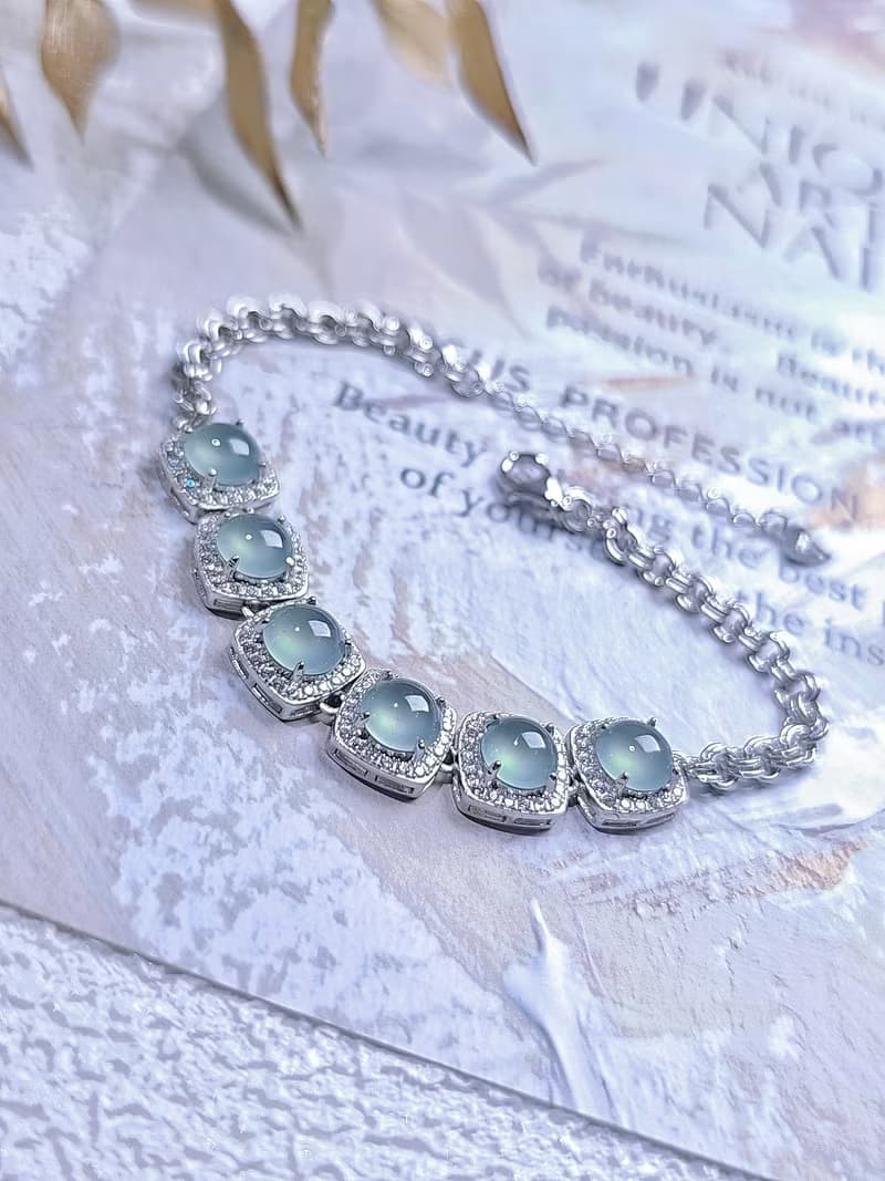 財水|高貴夢幻高冰玻藍剛大蛋面|A貨翡翠純銀方糖多顆手鏈