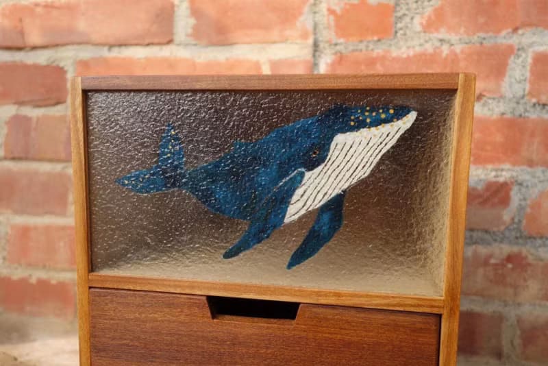 ShouZhuo handmade---手繪鯨魚檯燈櫃　(圖案皆可討論訂製)