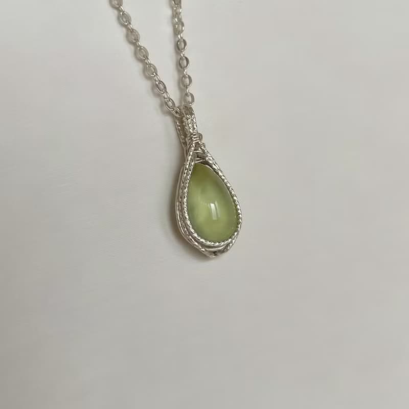 水滴葡萄石吊墜 簡約鑲嵌天然葡萄石項鍊墜 純銀葡萄石吊墜