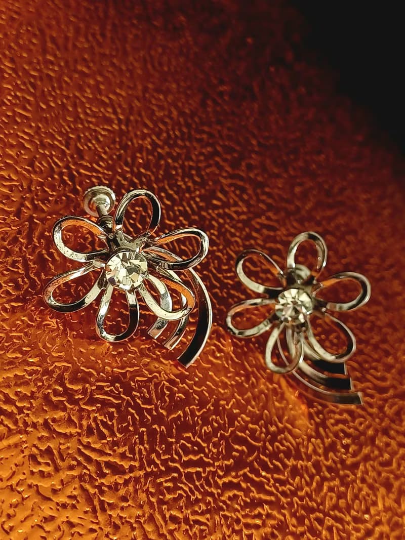 vintage jewelry  縷空花卉萊茵夾式耳環