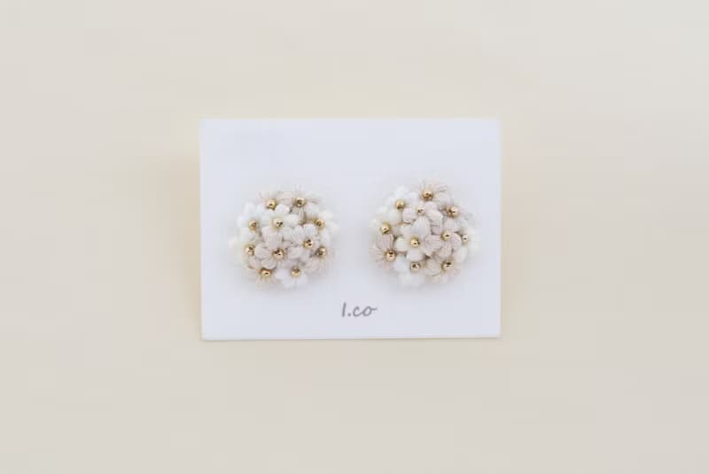 小花のブーケピアス/イヤリング