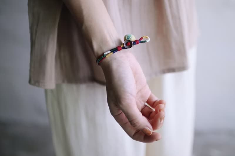 手工刺繡球銀飾手鍊