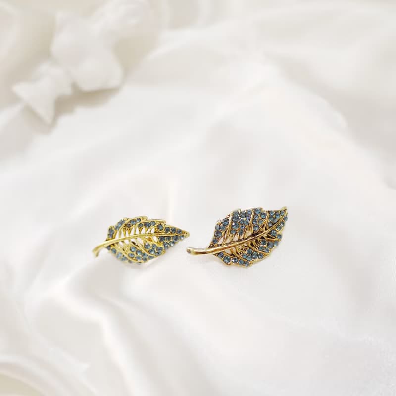 浪漫花都落葉璀燦藍耳飾