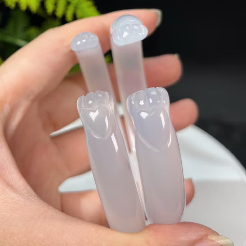 冰潤白瑪瑙貓爪手鐲58+MM 開口鐲起光玉髓手環 清新細膩 皓白如凡