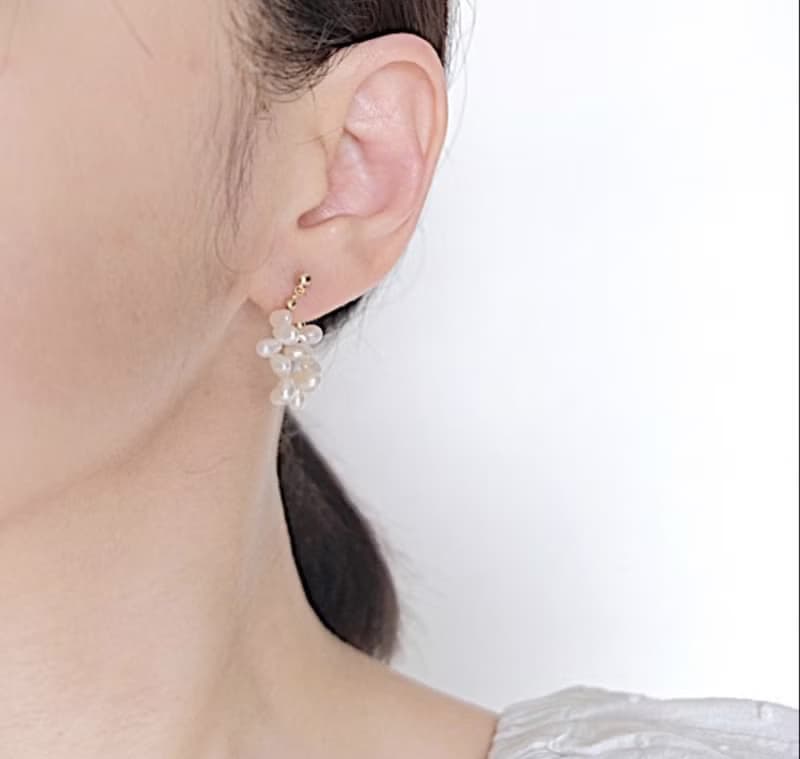 小さなパールのリングピアス