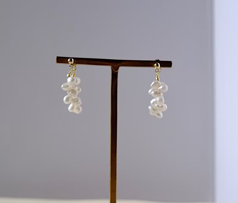 小さなパールのリングピアス