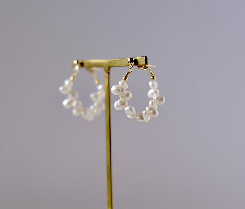 小さなパールのリングピアス