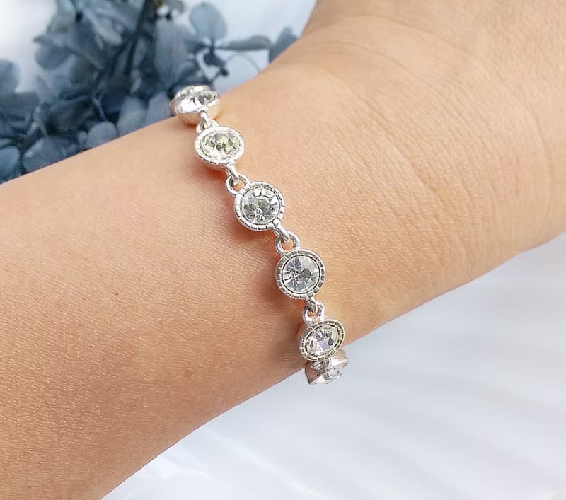 【西洋古董飾品 】AVON 銀色調 圓鑽 都會氣質 手鍊