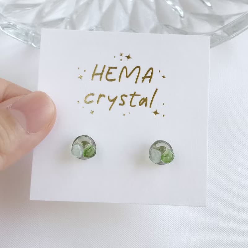 隨性。橄欖石 綠東菱 綠磷灰 天然石 招財 貼耳耳環 抗敏耳針耳夾
