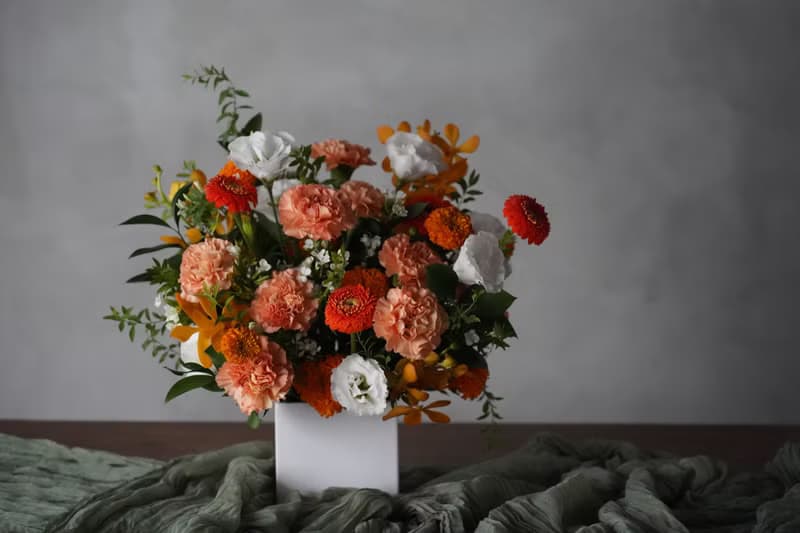明亮朝氣橘黃色系盆花_鮮花