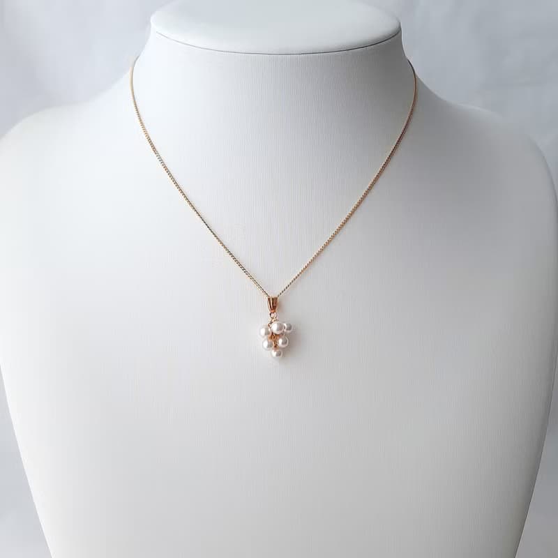 K18　ペンダント　ぶどう　ベビーパール　あこや真珠　チェーンネックレス　パールネックレス　日本の真珠　pearl necklace　珍珠項鍊　珍珠项链　진주