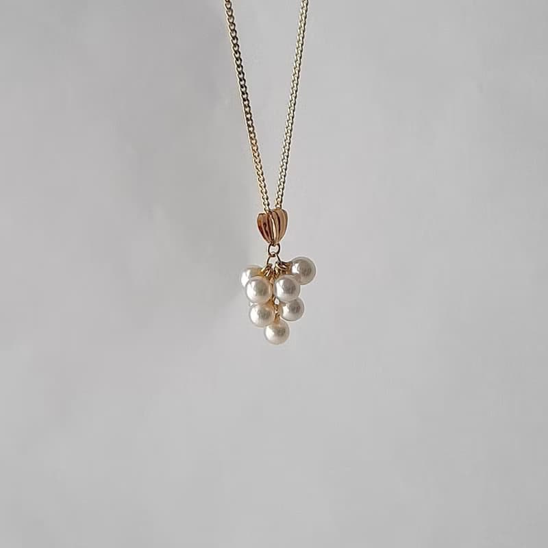 K18　ペンダント　ぶどう　ベビーパール　あこや真珠　チェーンネックレス　パールネックレス　日本の真珠　pearl necklace　珍珠項鍊　珍珠项链　진주