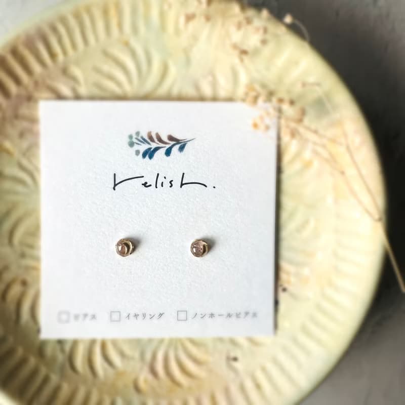 【再販】極小 ストロベリークォーツ 金継ぎ ピアス ノンホールピアス 小ぶり 小さい シンプル ピンク ゴールド 金 天然石 ギフト 贈り物 プレゼント 誕生日