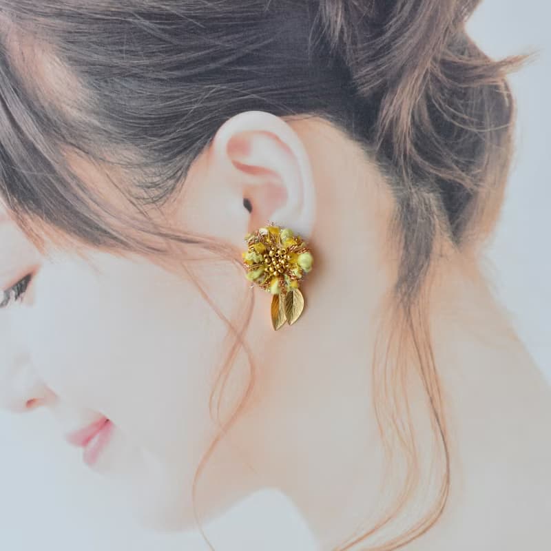 なつ　ひまわりタッセルピアス・イヤリング