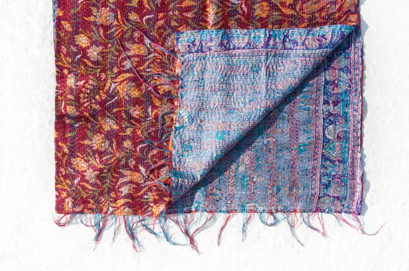 手工縫紗麗布絲巾/絲綢刺繡圍巾/印度絲綢刺繡絲巾-藍紫色花園