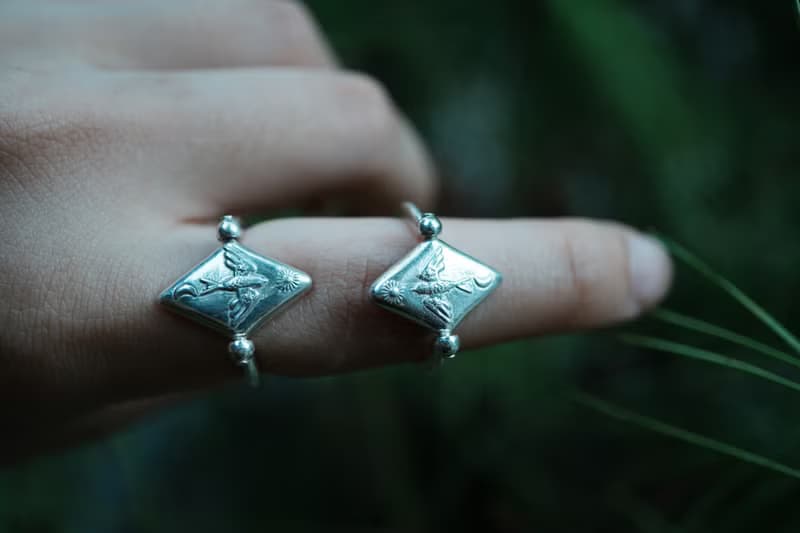 KUÂN KUÂN 烏鶖 逐星翻轉戒 純銀
