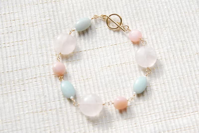 春色カラーストーンのブレスレット　ローズクォーツ１４kgf