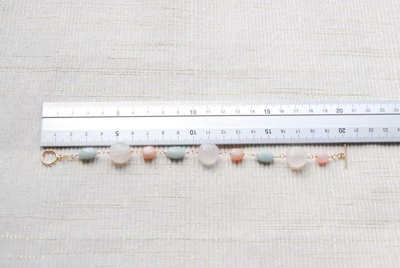 春色カラーストーンのブレスレット　ローズクォーツ１４kgf