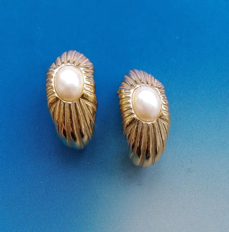 Vintage Jewelry 西洋古董飾品 優雅氣質 月形彎彎 仿珠 夾式耳環