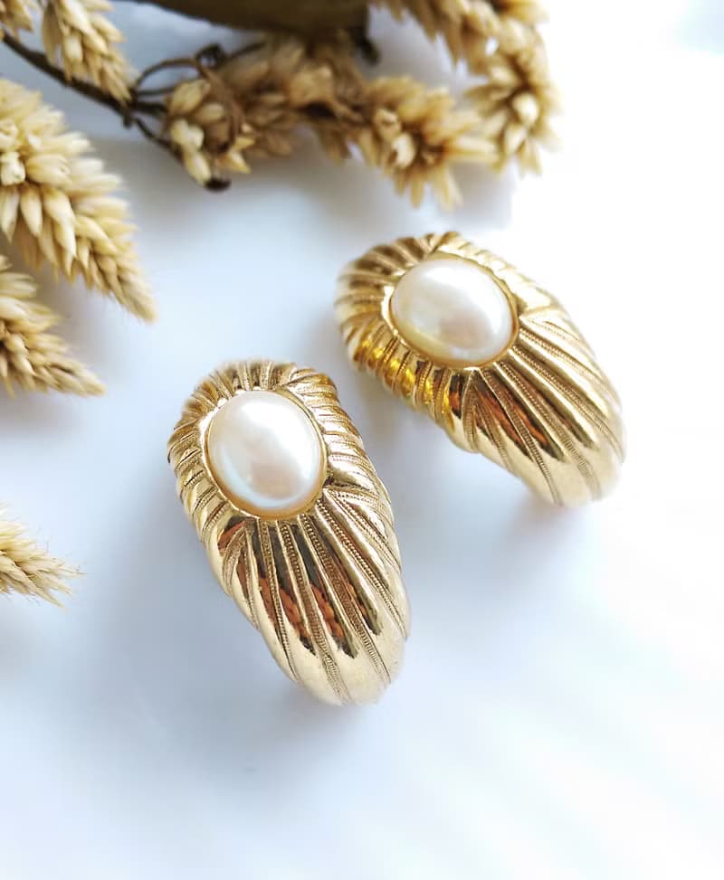 Vintage Jewelry 西洋古董飾品 優雅氣質 月形彎彎 仿珠 夾式耳環