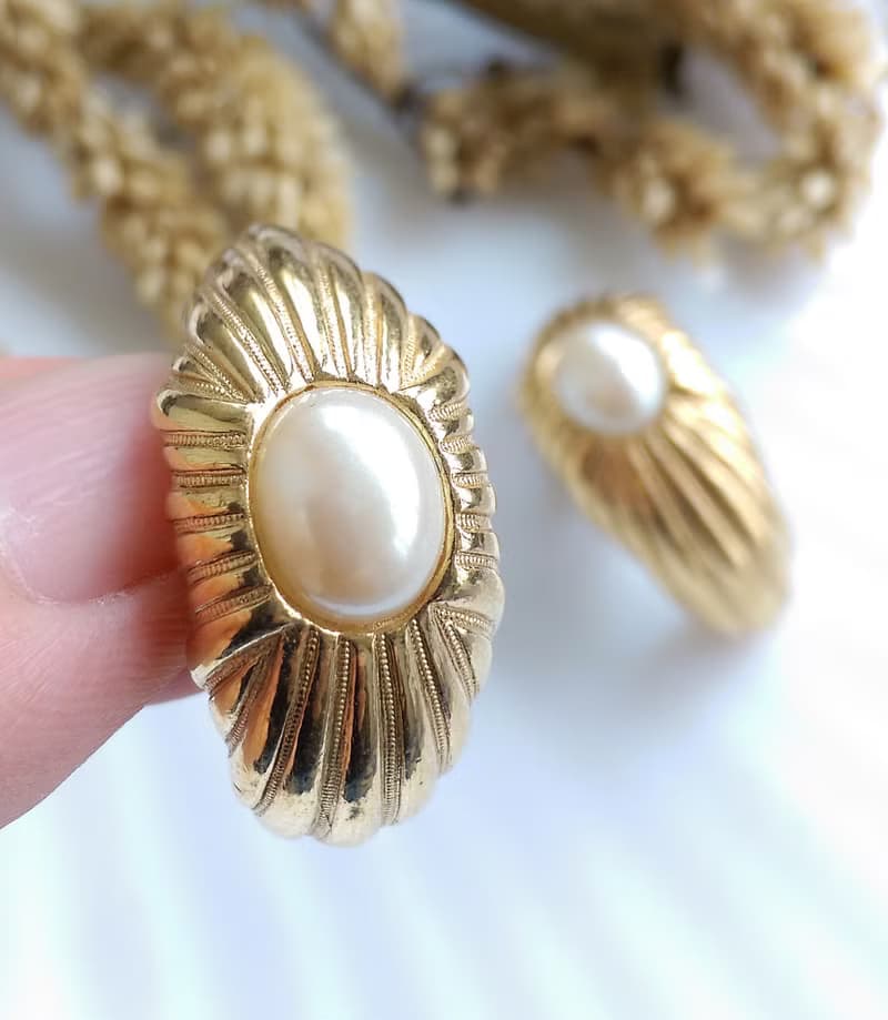 Vintage Jewelry 西洋古董飾品 優雅氣質 月形彎彎 仿珠 夾式耳環