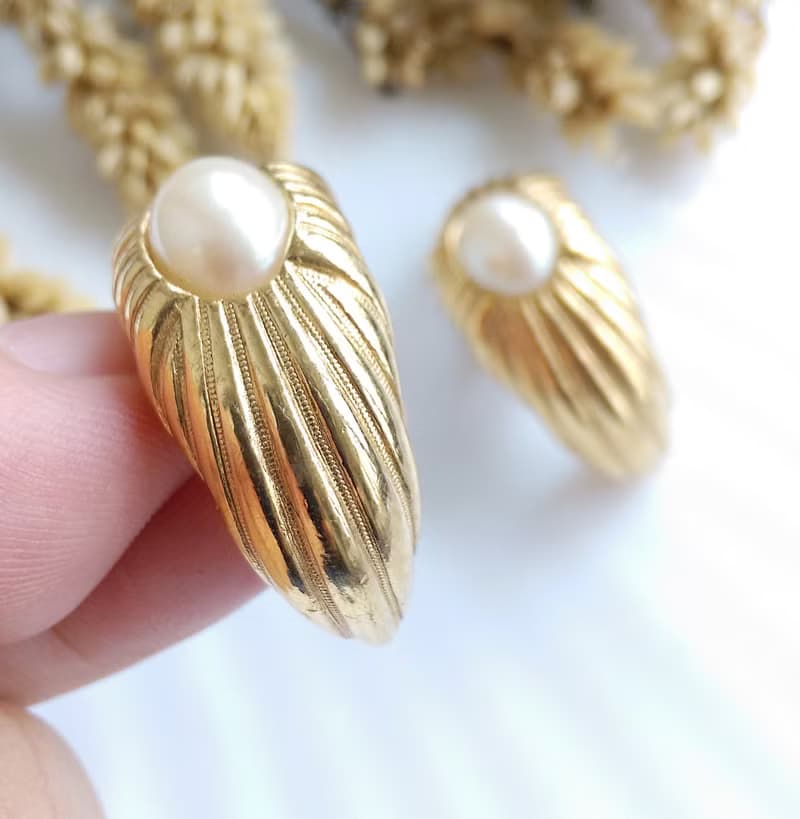 Vintage Jewelry 西洋古董飾品 優雅氣質 月形彎彎 仿珠 夾式耳環