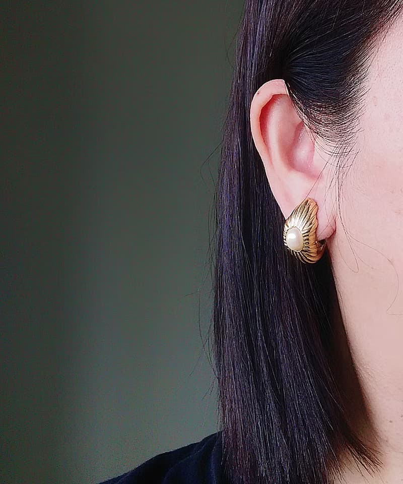 Vintage Jewelry 西洋古董飾品 優雅氣質 月形彎彎 仿珠 夾式耳環